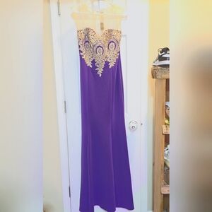 Formal Dress. Size 10-12. Purple. Mermaid.